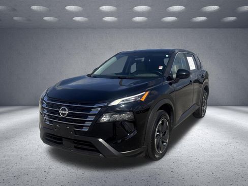 Used 2025 Nissan Rogue SV AWD/4WD image 2