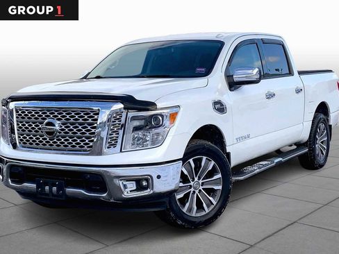 Used 2017 Nissan Titan SL image 1