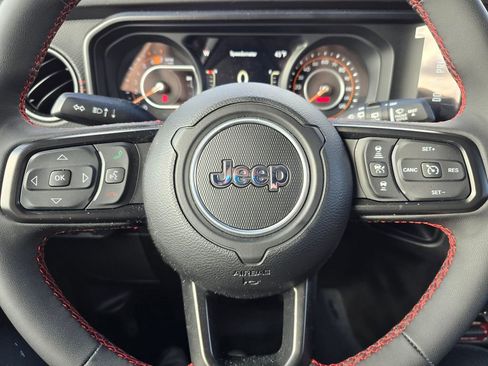Used 2024 Jeep Wrangler Unlimited Rubicon w/ Convenience Group image 26
