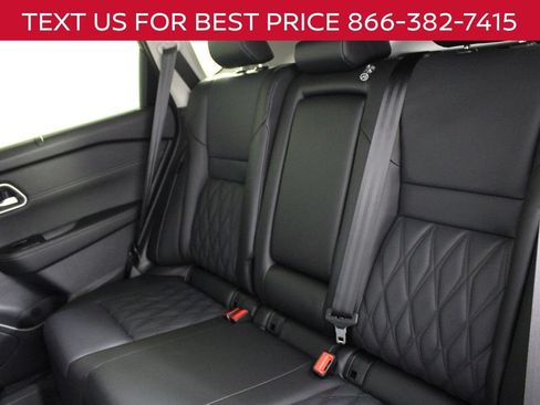 New 2026 Nissan Rogue Platinum w/ Platinum Premium Package AWD/4WD image 18