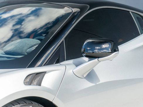 Used 2023 McLaren Artura RWD image 33
