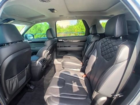Used 2022 Hyundai Palisade Limited FWD image 16