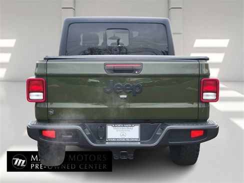 Used 2022 Jeep Gladiator Willys image 4