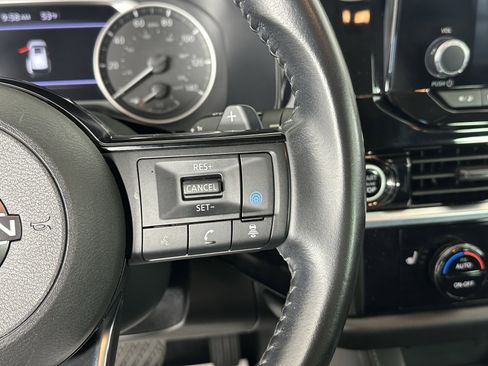 Used 2023 Nissan Pathfinder SV image 31