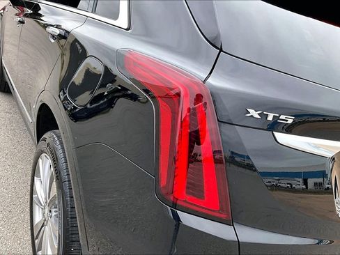 Used 2023 Cadillac XT5 Premium Luxury w/ Technology Package AWD/4WD image 30