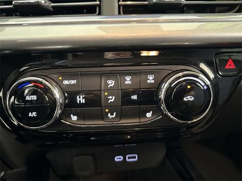 Used 2024 Chevrolet Trax LT w/ Driver Confidence Package image 40