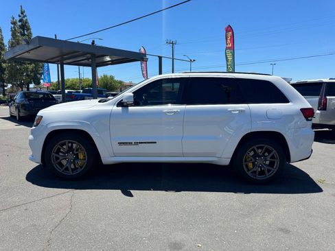 Used 2020 Jeep Grand Cherokee Trackhawk AWD/4WD image 9