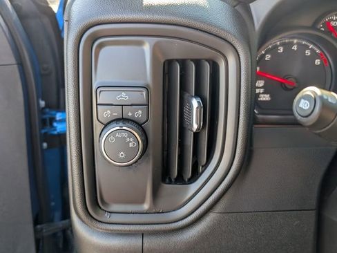 Used 2022 Chevrolet Silverado 1500 Custom image 34