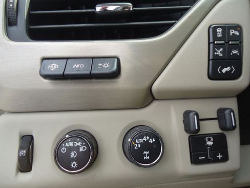 Used 2018 GMC Yukon XL Denali w/ Denali Ultimate Package image 15