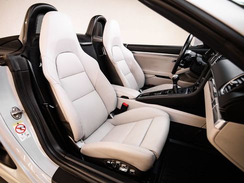 Certified 2024 Porsche 718 Boxster S RWD image 28