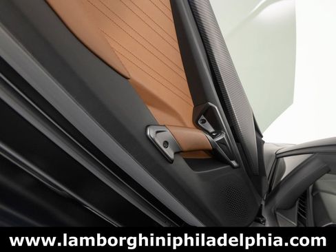 Used 2024 Lamborghini Revuelto AWD/4WD image 13