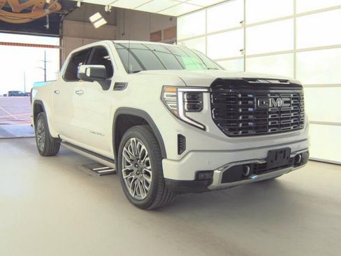Used 2025 GMC Sierra 1500 Denali Ultimate image 4