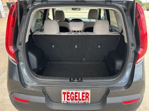 Used 2020 Kia Soul LX FWD image 16