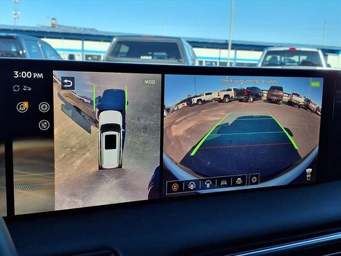 Used 2025 Nissan Armada Platinum Reserve image 12