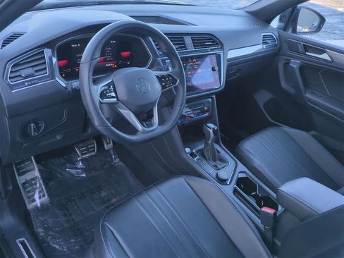 Used 2022 Volkswagen Tiguan SE R-Line image 10