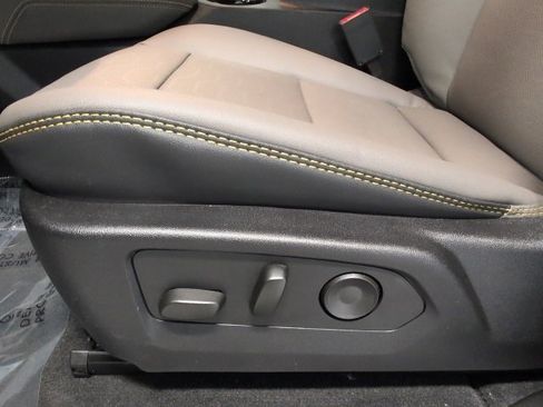 New 2026 Chevrolet Colorado ZR2 w/ Technology Package image 18