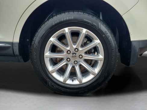 Used 2013 Lincoln MKX FWD image 8