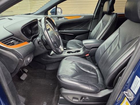 Used 2019 Lincoln MKC Reserve w/ MKC Climate Package image 10