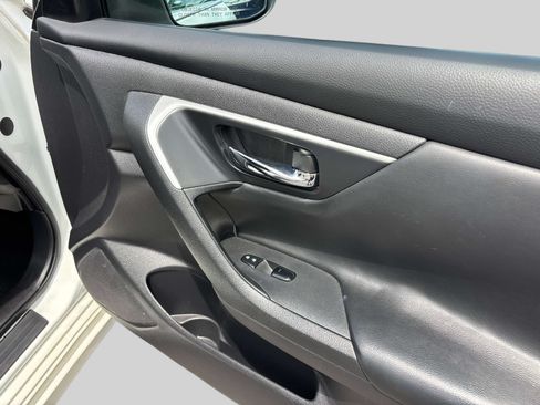 Used 2016 Nissan Altima 2.5 S w/ Power Driver Seat Package FWD image 16