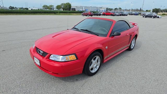 Used 2004 Ford Mustang Convertible RWD image 5