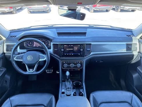 Used 2022 Volkswagen Atlas SEL Premium image 16