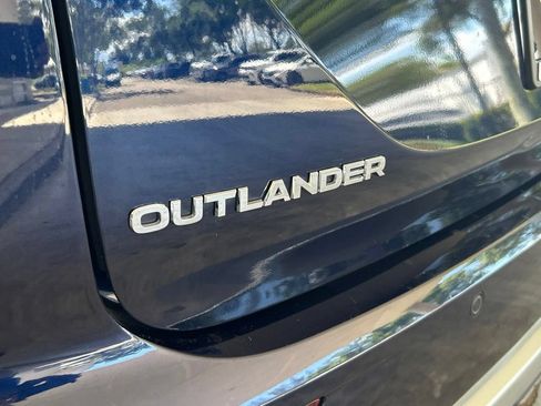 Used 2024 Mitsubishi Outlander SE Black Edition FWD image 19