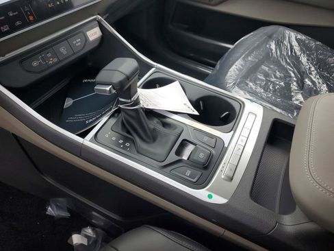 New 2026 Kia Carnival FWD image 17