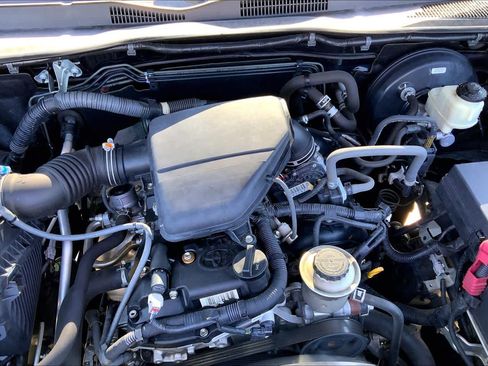Used 2017 Toyota Tacoma SR RWD image 29