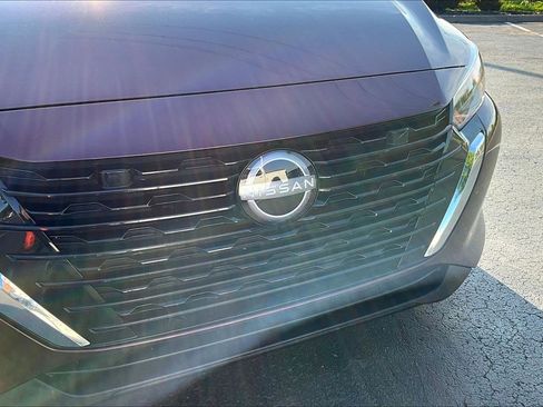 Used 2024 Nissan Sentra SV FWD image 33
