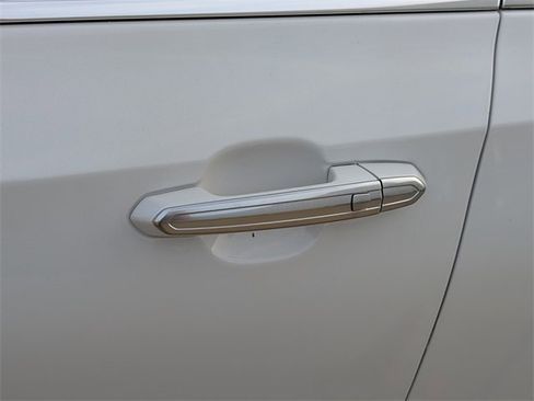 Used 2023 Cadillac XT4 Luxury image 5