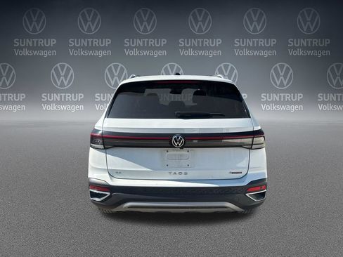 Used 2025 Volkswagen Taos SE AWD/4WD image 35