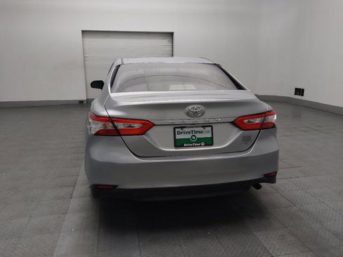 Used 2018 Toyota Camry LE image 6