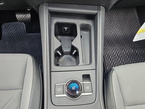 Certified 2025 Volkswagen Tiguan SE AWD/4WD image 15