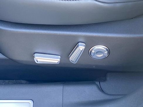 Used 2026 Lincoln Nautilus Premier w/ Equipment Group 102A image 13