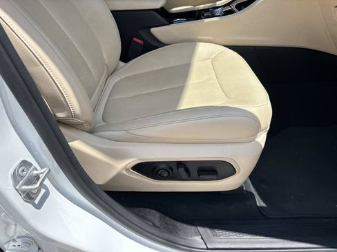 Used 2023 Jeep Grand Cherokee Limited RWD image 11