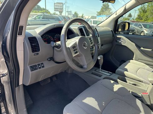Used 2018 Nissan Frontier SV image 10