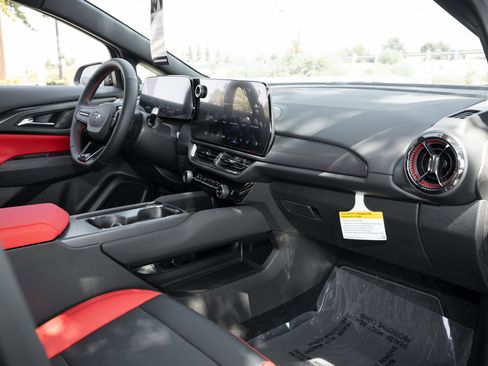 New 2026 Chevrolet Equinox EV RS image 38