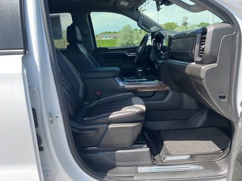 Used 2025 Chevrolet Silverado 1500 RST AWD/4WD image 26