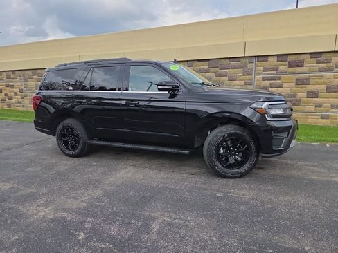 Used 2023 Ford Expedition Timberline image 3