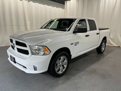 Used 2019 RAM 1500 Express w/ Express Value Package AWD/4WD image 1
