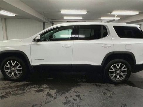 Certified 2020 GMC Acadia SLE w/ LPO, Floor Liner Package image 5