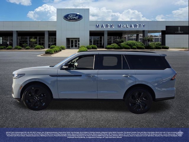 New 2027 Lincoln Navigator Reserve w/ Jet Appearance Package AWD/4WD image 2