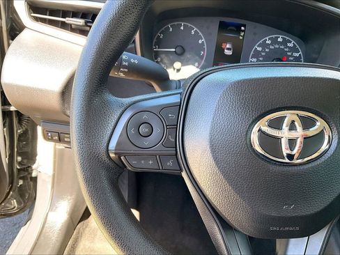Used 2025 Toyota Corolla LE FWD image 23