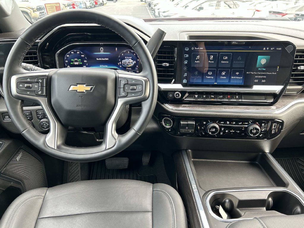 Used 2024 Chevrolet Silverado 2500 LTZ w/ LTZ Plus Package AWD/4WD image 18