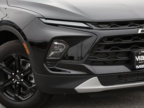 Used 2025 Chevrolet Blazer LT w/ Midnight/Sport Edition image 6