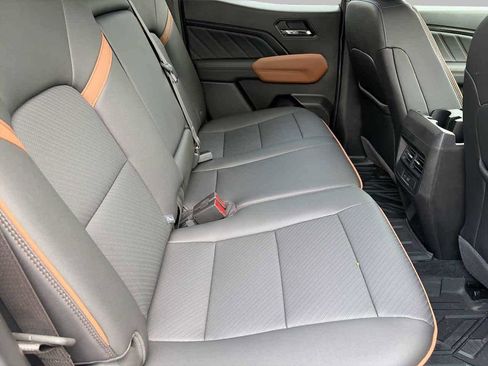 Used 2025 GMC Canyon AT4 w/ Technology Plus Package AWD/4WD image 13