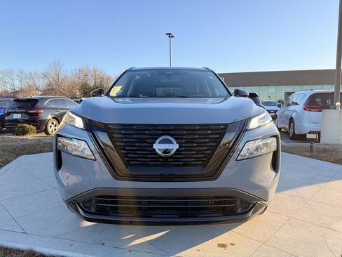 Used 2023 Nissan Rogue SV w/ SV Premium B Package image 8