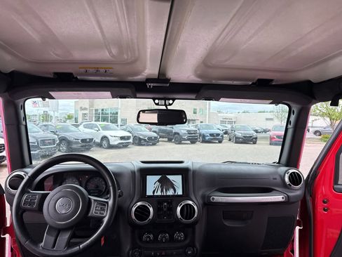 Used 2015 Jeep Wrangler Unlimited Sahara w/ Mopar Chrome Edition Group AWD/4WD image 16