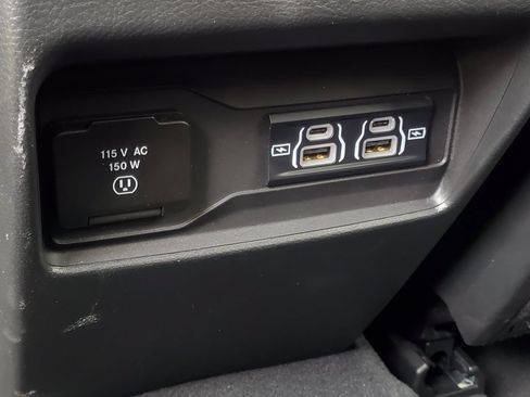 Used 2024 Jeep Grand Cherokee Altitude AWD/4WD image 27