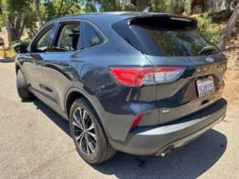 Used 2022 Ford Escape SE w/ SE Sport Appearance Package FWD image 5